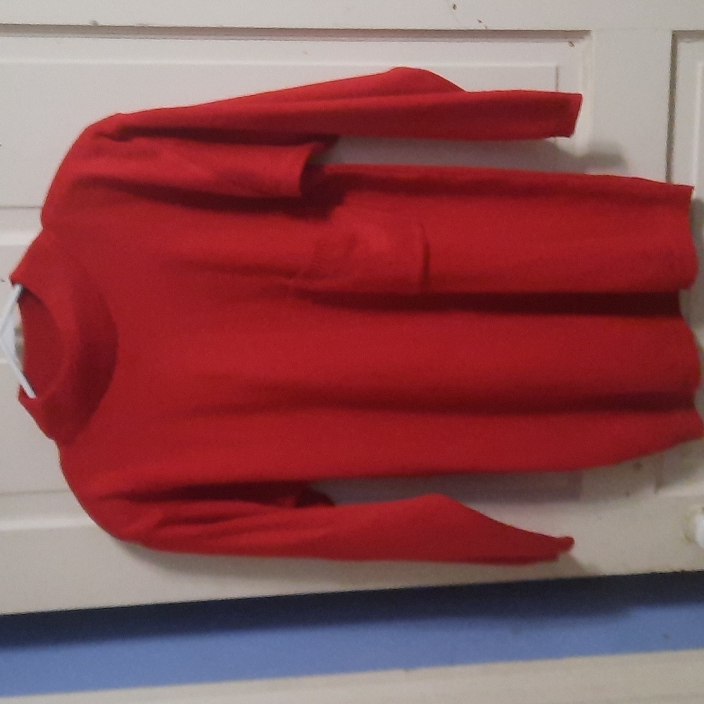 WOMEN'S KNITTED SWEATER WITH LONG SLEEVES
